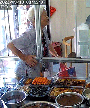 精彩动态图 我身边真有这种狗 搞笑GIF 图8