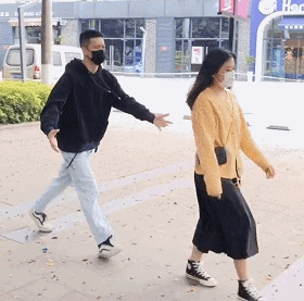 爆笑的动态GIF 现在的外卖也太卷了吧 内涵段子 图1