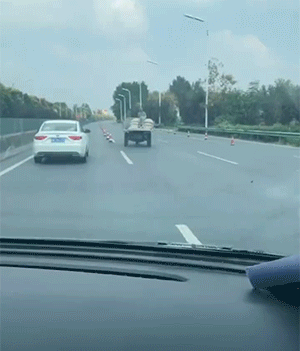 爆笑的动态GIF 现在的外卖也太卷了吧 内涵段子 图3