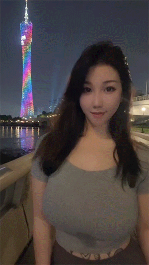 精致美女动图：广州塔怎么变大了！